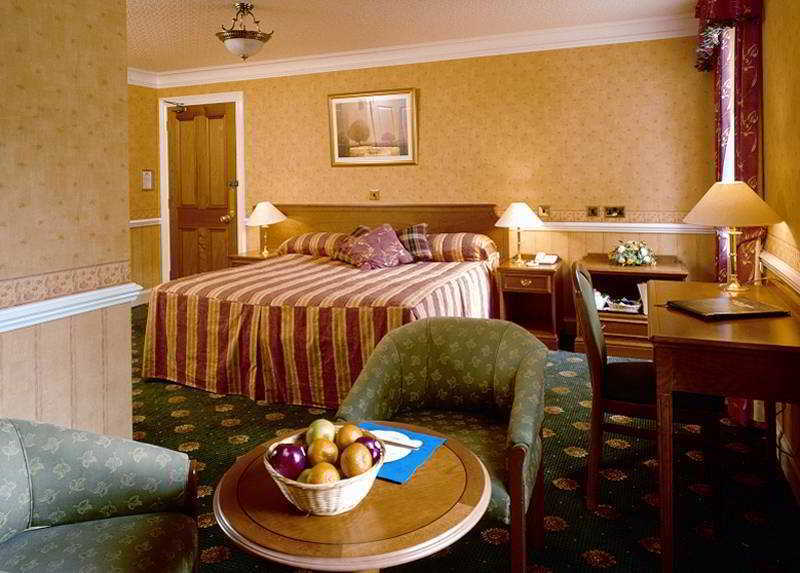 פורטרי Cuillin Hills Hotel מראה חיצוני תמונה